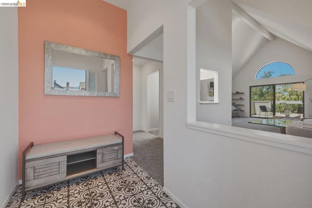 Image 2 of property listing at 7 Courageous Ct D52, Alameda, CA 94501