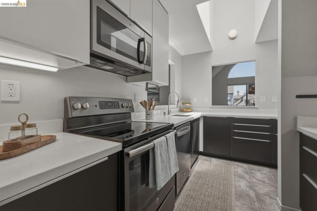 Image 20 of property listing at 7 Courageous Ct D52, Alameda, CA 94501