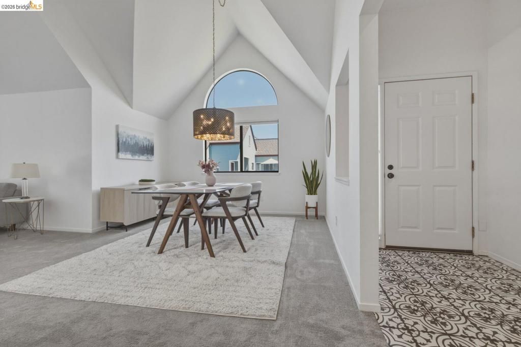 Image 3 of property listing at 7 Courageous Ct D52, Alameda, CA 94501