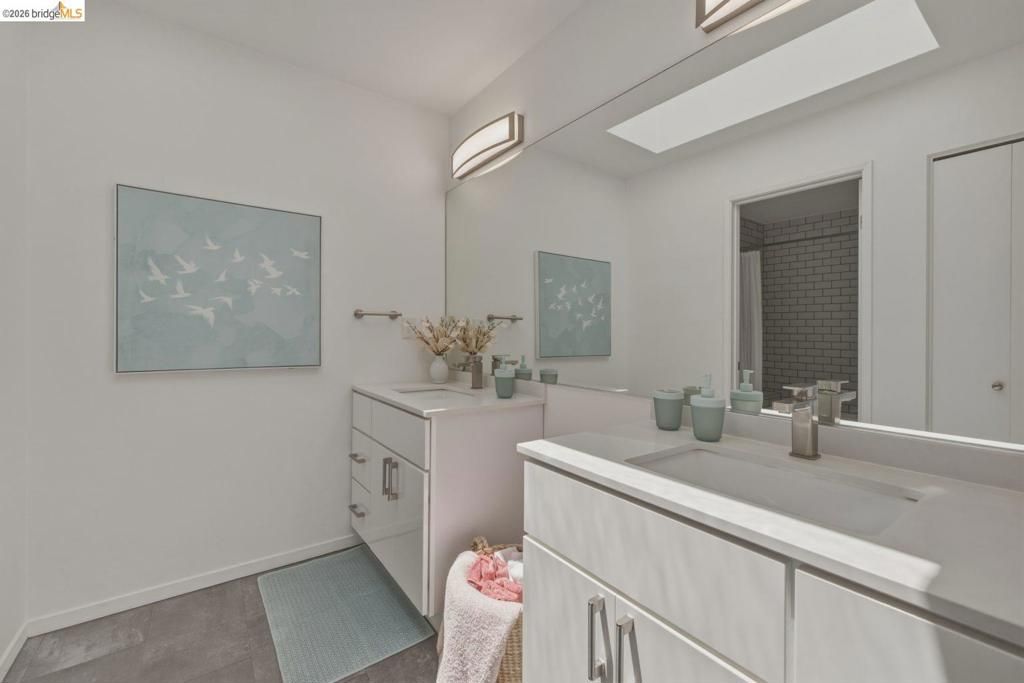Image 35 of property listing at 7 Courageous Ct D52, Alameda, CA 94501