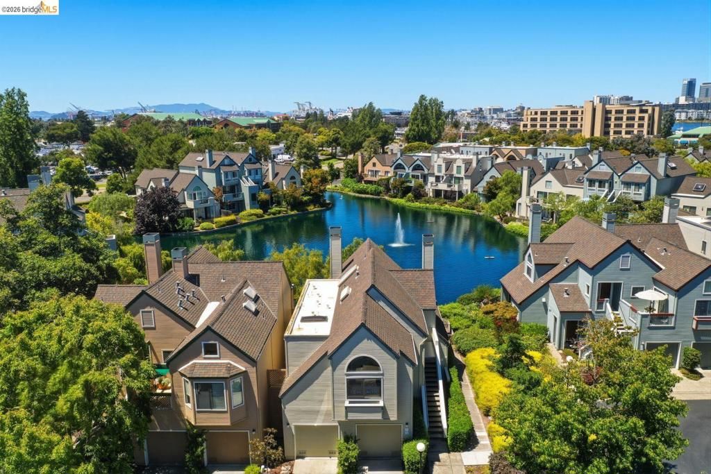 Image 54 of property listing at 7 Courageous Ct D52, Alameda, CA 94501