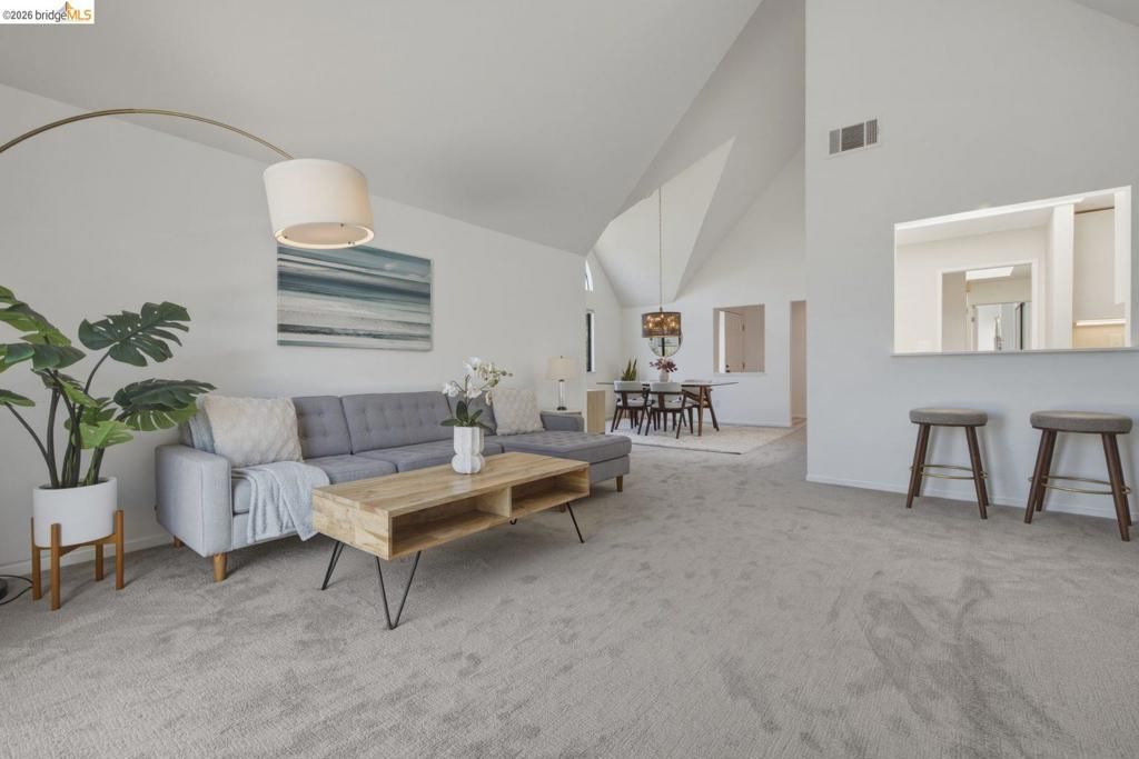 Image 9 of property listing at 7 Courageous Ct D52, Alameda, CA 94501