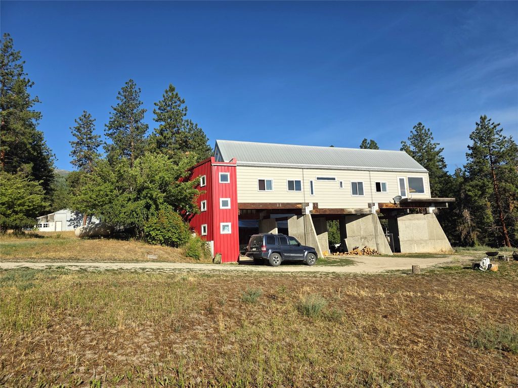 Image 11 of property listing at 1179 Garden Place, Hamilton, MT 59840