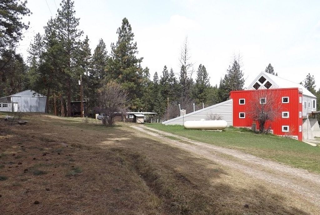 Image 14 of property listing at 1179 Garden Place, Hamilton, MT 59840