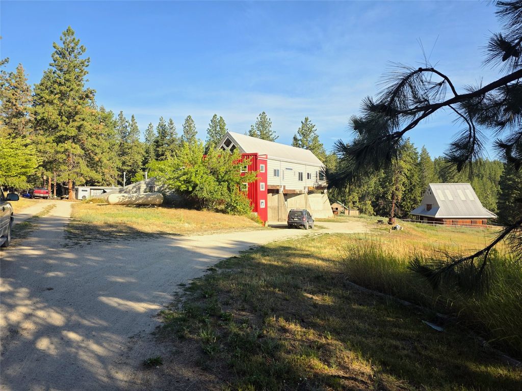 Image 15 of property listing at 1179 Garden Place, Hamilton, MT 59840