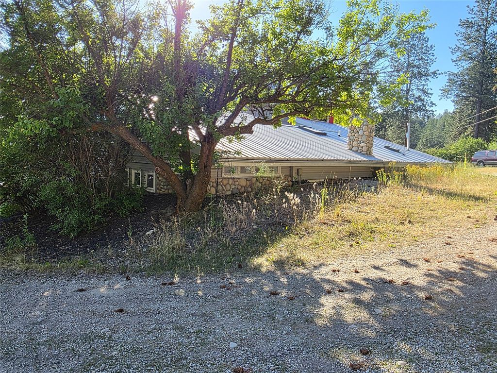 Image 22 of property listing at 1179 Garden Place, Hamilton, MT 59840