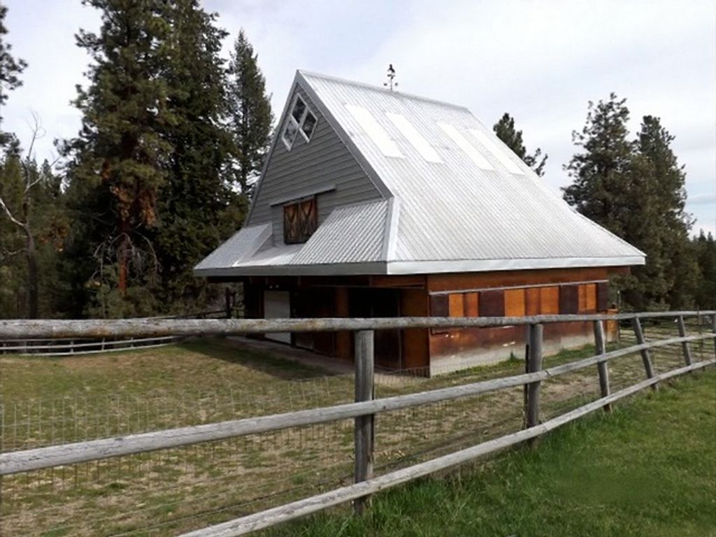 Image 34 of property listing at 1179 Garden Place, Hamilton, MT 59840