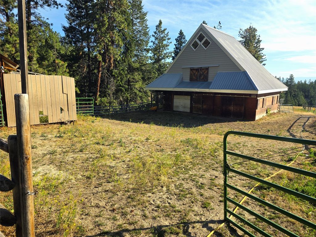 Image 35 of property listing at 1179 Garden Place, Hamilton, MT 59840