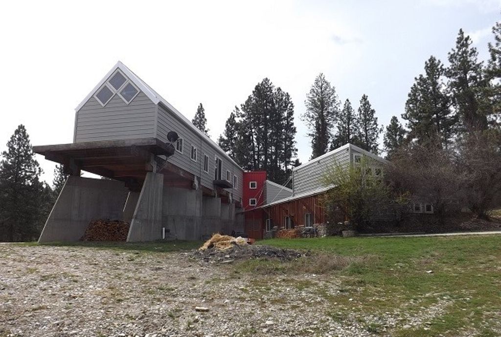Image 9 of property listing at 1179 Garden Place, Hamilton, MT 59840