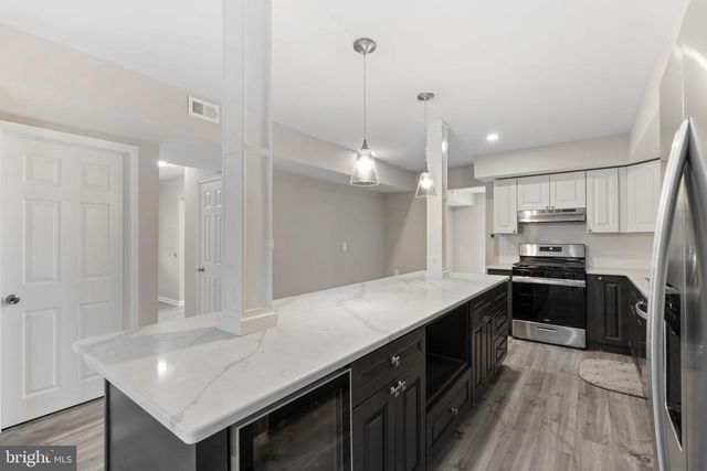 2 WESTWOOD DR, Sewell, NJ 08080