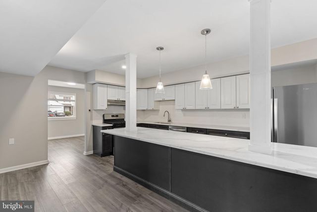 2 WESTWOOD DR, Sewell, NJ 08080