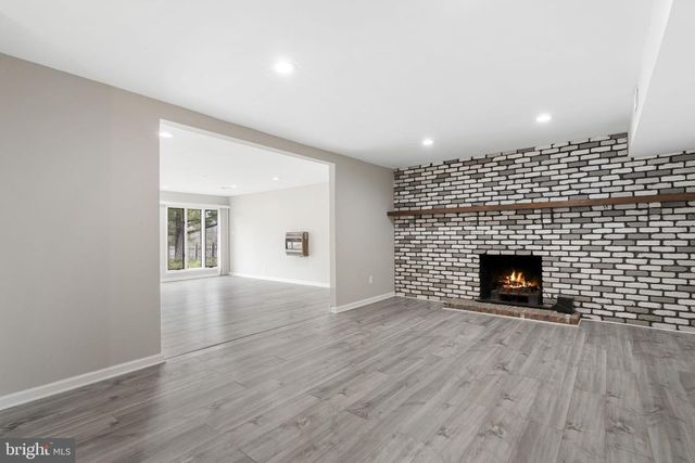 2 WESTWOOD DR, Sewell, NJ 08080