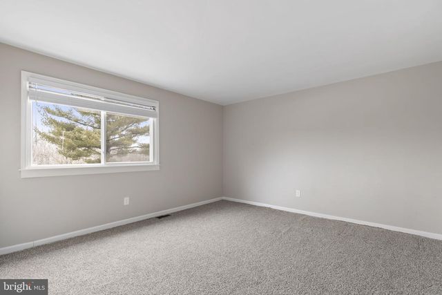 2 WESTWOOD DR, Sewell, NJ 08080