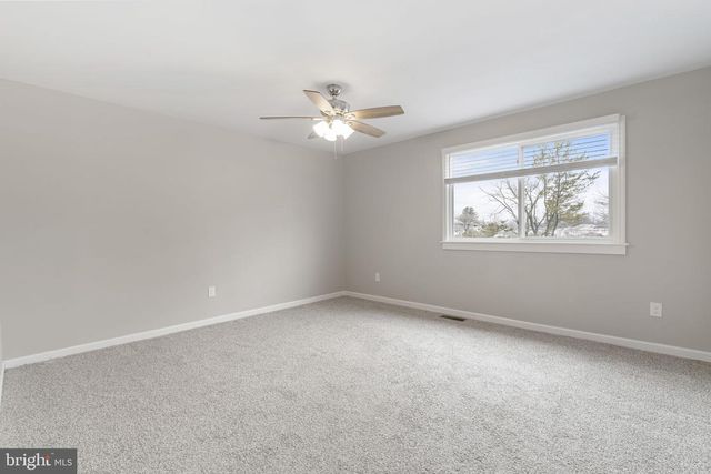 2 WESTWOOD DR, Sewell, NJ 08080