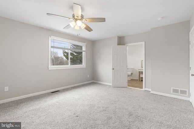 2 WESTWOOD DR, Sewell, NJ 08080