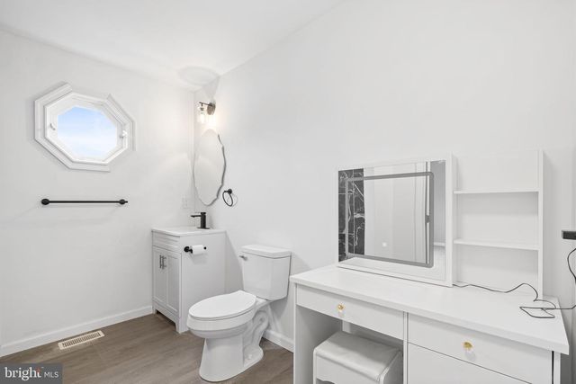 2 WESTWOOD DR, Sewell, NJ 08080