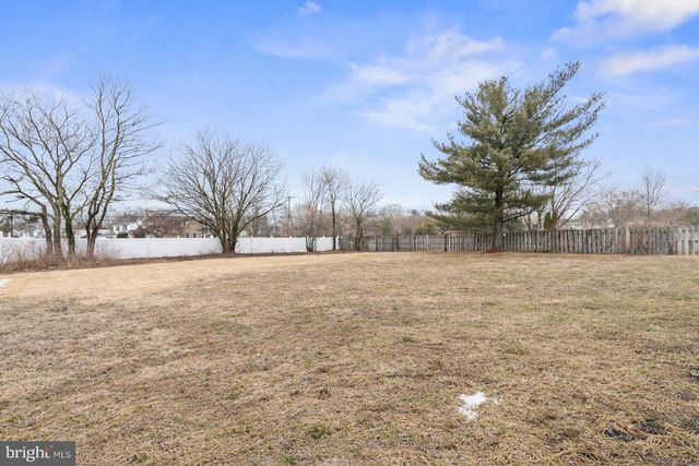 2 WESTWOOD DR, Sewell, NJ 08080