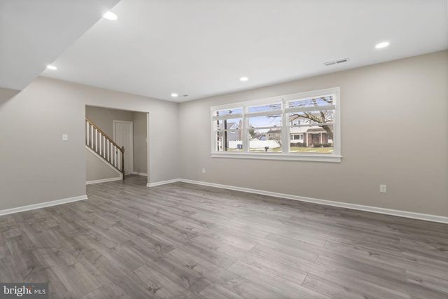 2 WESTWOOD DR, Sewell, NJ 08080