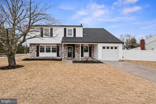 2 WESTWOOD DR, Sewell, NJ 08080