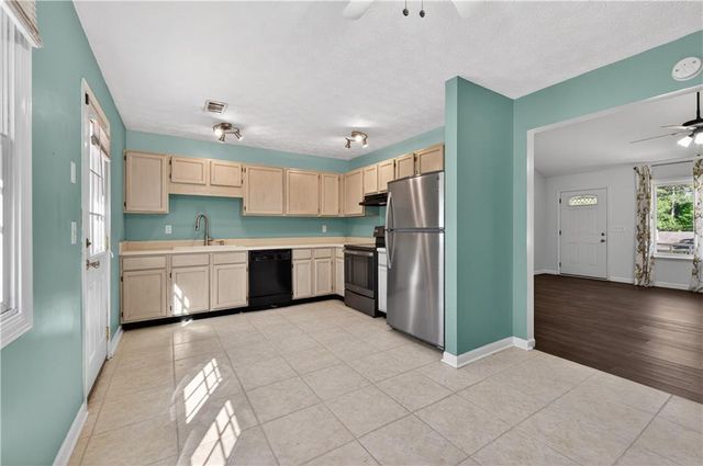 1609 River Trace, Auburn, GA 30011