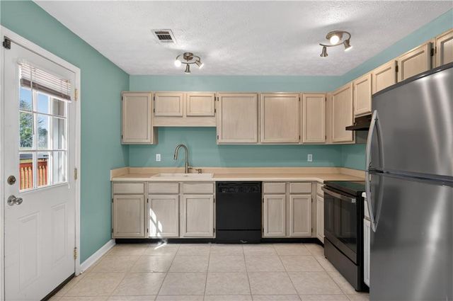1609 River Trace, Auburn, GA 30011