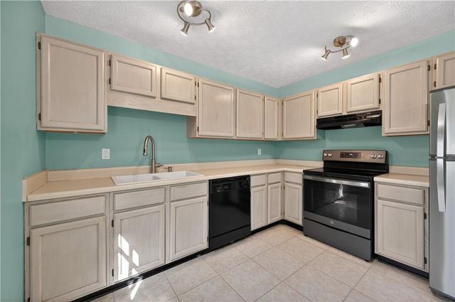 1609 River Trace, Auburn, GA 30011