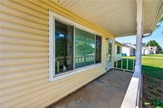 1609 River Trace, Auburn, GA 30011