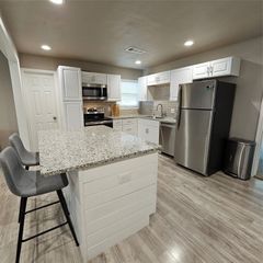 802 Brown Trail, Bedford, TX 76022