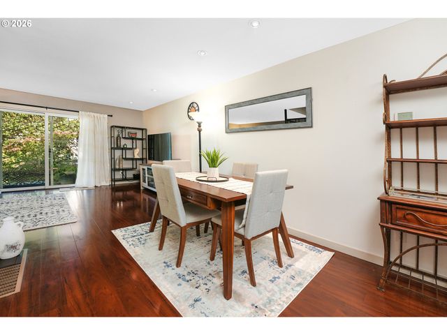 623 N HAYDEN BAY Dr, Portland, OR 97217