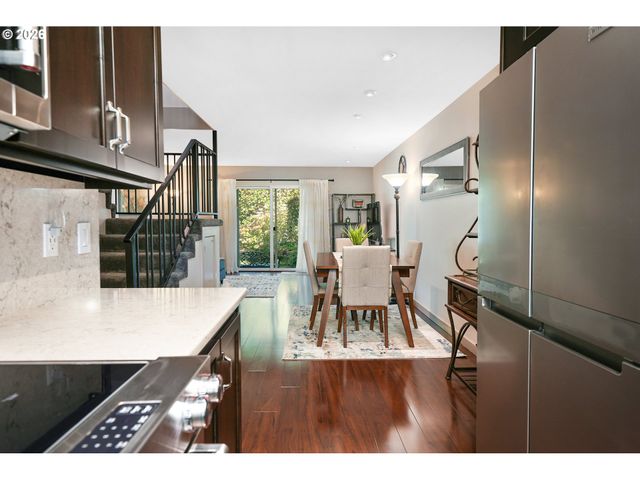 623 N HAYDEN BAY Dr, Portland, OR 97217