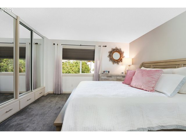 623 N HAYDEN BAY Dr, Portland, OR 97217