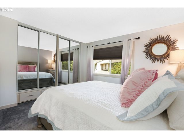623 N HAYDEN BAY Dr, Portland, OR 97217