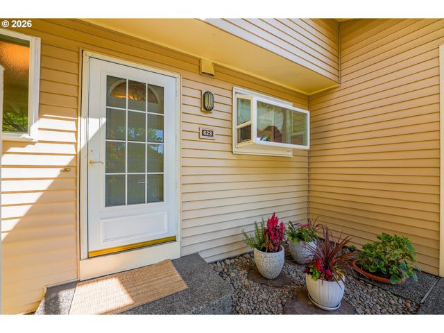 623 N HAYDEN BAY Dr, Portland, OR 97217