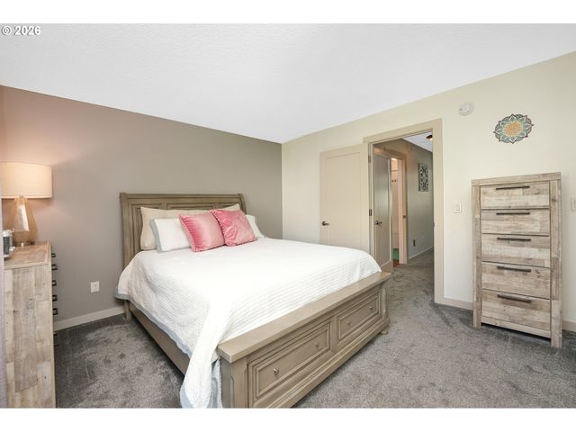 623 N HAYDEN BAY Dr, Portland, OR 97217