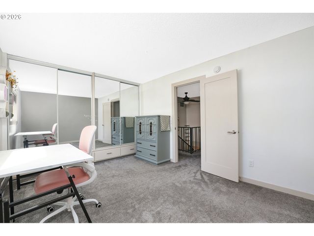 623 N HAYDEN BAY Dr, Portland, OR 97217