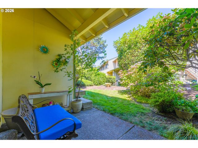 623 N HAYDEN BAY Dr, Portland, OR 97217
