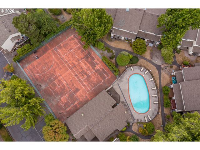 623 N HAYDEN BAY Dr, Portland, OR 97217