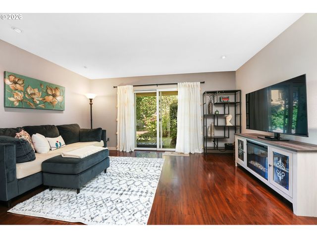 623 N HAYDEN BAY Dr, Portland, OR 97217