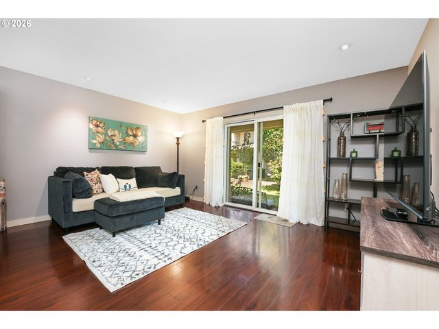 623 N HAYDEN BAY Dr, Portland, OR 97217