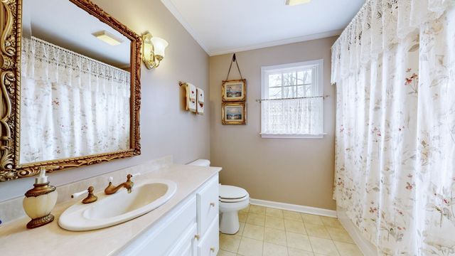3883 Dobbins Pike, Portland, TN 37148
