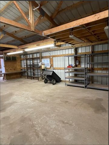3883 Dobbins Pike, Portland, TN 37148