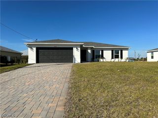 2604 NW 8th PL, Cape Coral, FL 33993