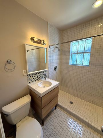 1915 Binz Street 1, Houston, TX 77004