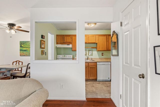 809 Sunset Lane, Saint Clair Shores, MI 48082