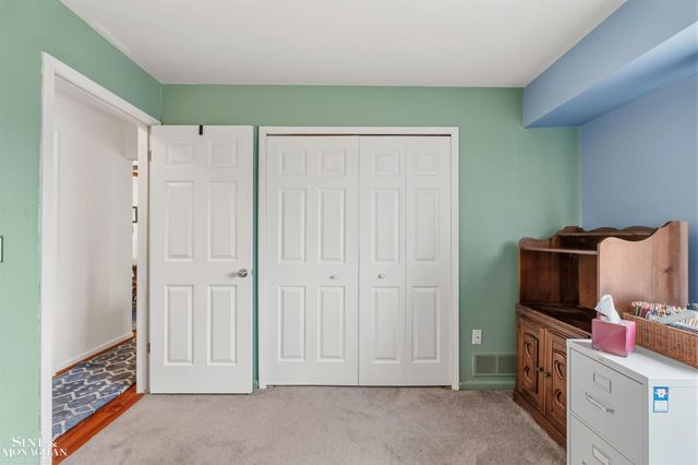 809 Sunset Lane, Saint Clair Shores, MI 48082