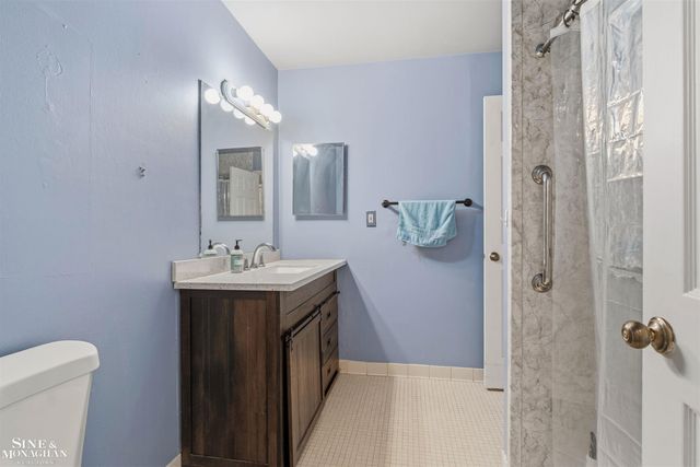 809 Sunset Lane, Saint Clair Shores, MI 48082