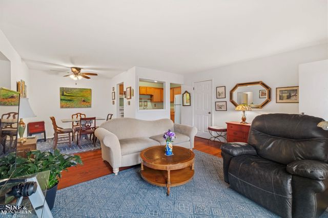 809 Sunset Lane, Saint Clair Shores, MI 48082