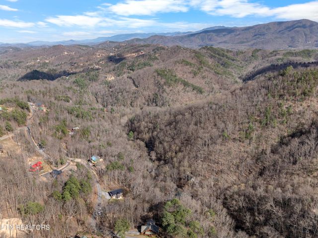 11 Balsam Slopes Rd, Sevierville, TN 37862