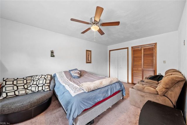 300 Oaklette DR, Chesapeake, VA 23325
