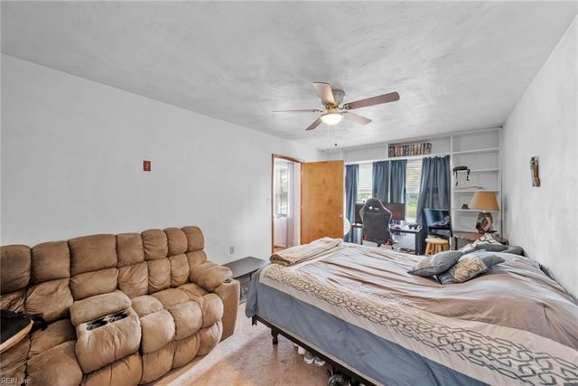 300 Oaklette DR, Chesapeake, VA 23325
